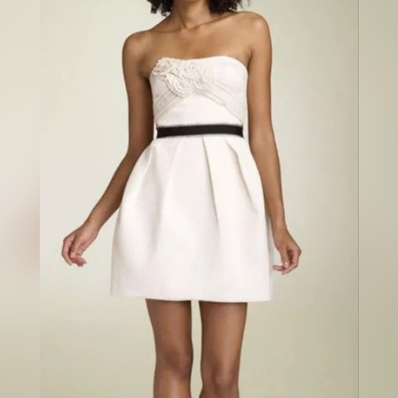 BCBG Cream Dress -Size 8 - Picture 2 of 16